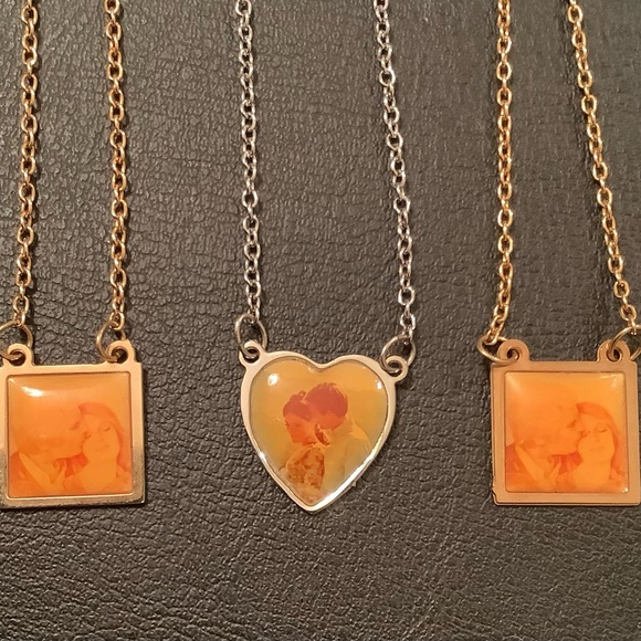 🧡RARE FINDS NWOT Vintage kitsch LOVE STORY pendant necklaces - Picture 2 of 4